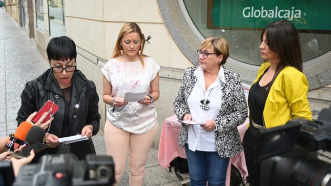 Sensibilizar-y-visibilizar-en-el-Dia-Mundial-de-la-Lucha-Contra-el-Cancer-de-Mama-de-Valdepenas