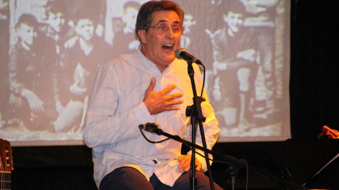 Andres-Sevilla-homenajeo-a-los-emigrantes-en-un-nuevo-concierto-benefico