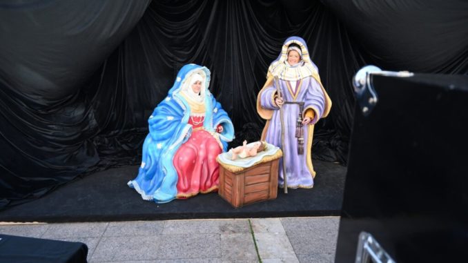 Valdepenas-vuelve-abrir-su-belen-napolitano-solidario-con-la-impresion-de-un-christma-personalizado
