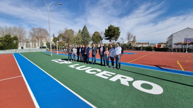 El-colegio-Lucero-estrena-nuevas-pistas-polideportivas-con-una-inversion-de-140.000-euros