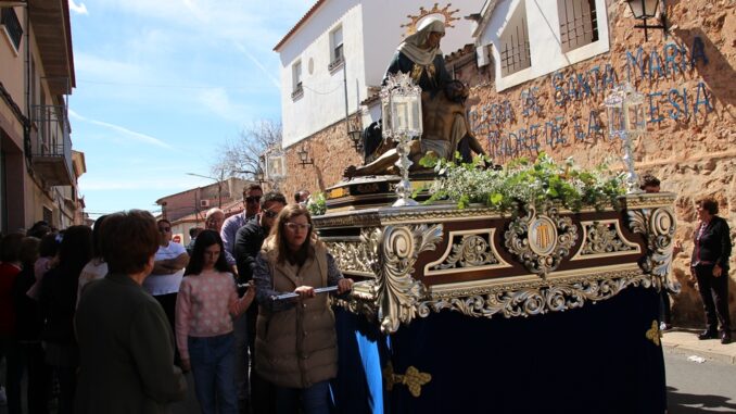 La-virgen-de-las-Angustias-regreso-a-su-remozado-Calvario
