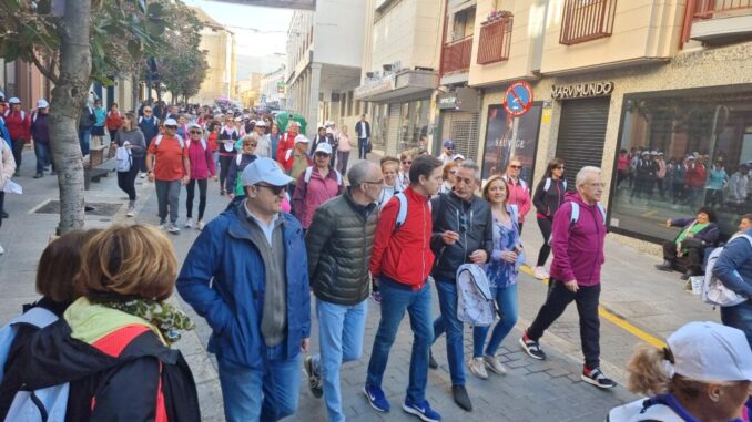Mas-de-300-personas-participan-en-la-marcha-‘7.000-pasos-X-de-Valdepenas