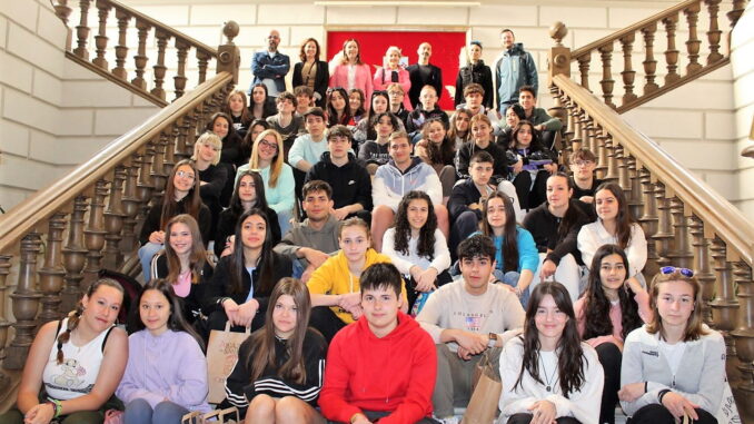 La-alcaldesa-recibe-a-veintidos-estudiantes-italianos-de-intercambio-Erasmus