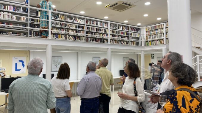 divAlrededor-de-60-personas-participan-en-el-evento-Vino-Locura-Cervantina-en-la-Casa-de-Culturadiv