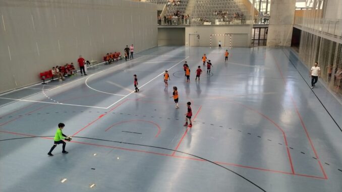 850-ninos-y-ninas-se-dan-cita-en-el-Pabellon-Vicente-Paniagua-para-el-Torneo-de-Primavera-de-Futbol-Sala