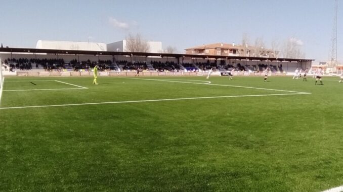 David-Sevilla-anuncia-que-la-licitacion-del-nuevo-techado-de-las-gradas-de-La-Molineta-saldra-en-breve