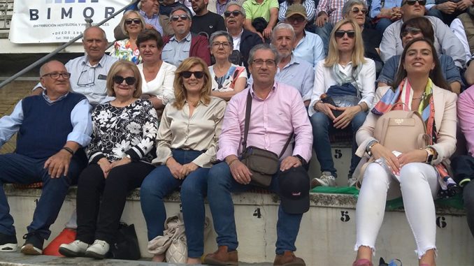 Mas-de-medio-centenar-de-socios-del-Club-Taurino-‘Almodovar-asiste-a-la-corrida-del-Corpus-de-Granada