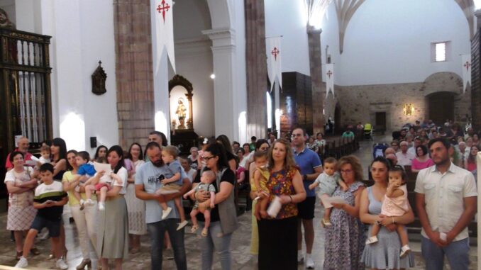 La-presentacion-de-los-ninos-a-Santiago-cierra-el-triduo-al-patron