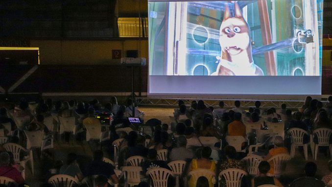 El-Cine-de-Verano-ha-vuelto-a-‘Las-Eras-de-Marta-de-Almodovar-del-Campo