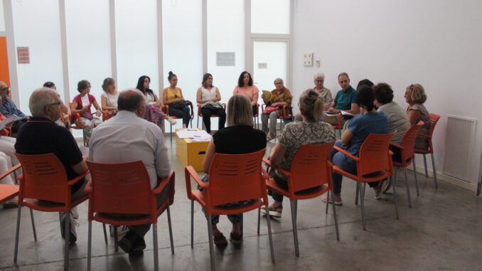 Reunion-entre-medio-ambiente-y-las-asociaciones-y-colaboradores-para-avanzar-en-el-programa-para-la-gestion-etica-de-las-colonias-felinas