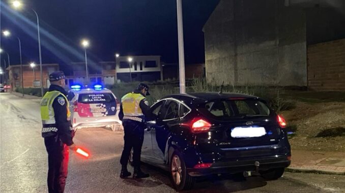 La-Policia-Local-sorprende-a-un-conductor-con-pocos-papeles-en-regla