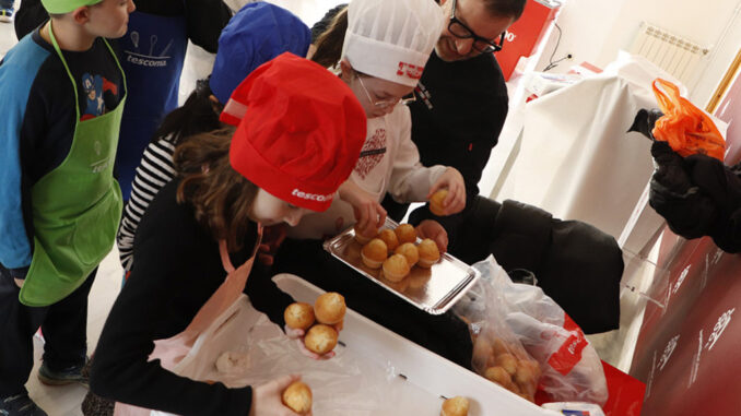 El-taller-de-reposteria-infantil-reunio-a-un-entusiasta-grupo-de-aprendices
