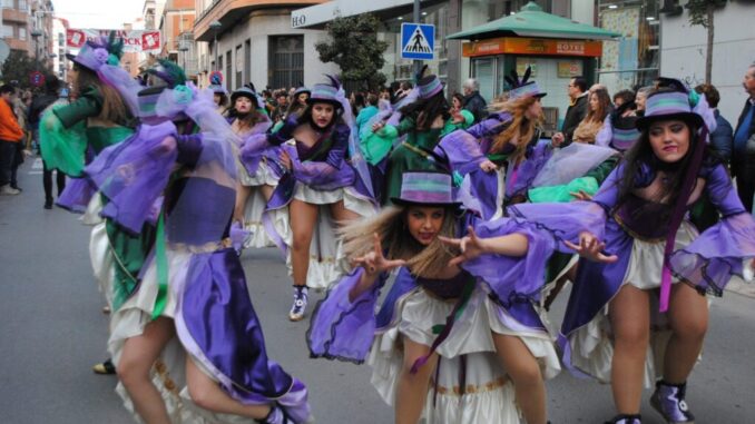 Valdepenas-Convoca-el-LXII-Concurso-Regional-de-Carrozas-y-Comparsas-con-11.700-euros-en-premios