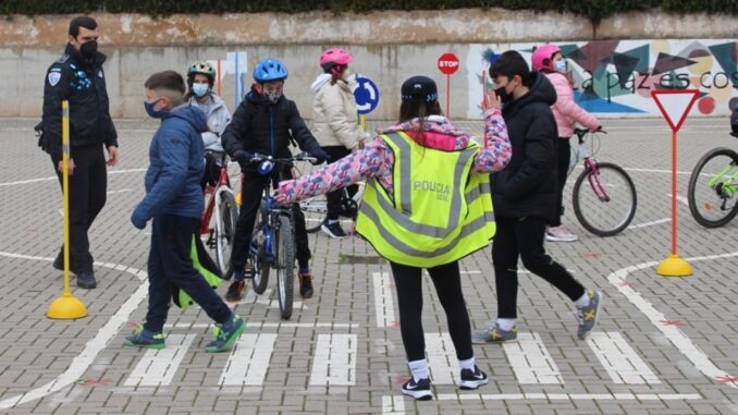La-Policia-Local-pone-en-marcha-el-novedoso-proyecto-Rutas-Escolares-Seguras