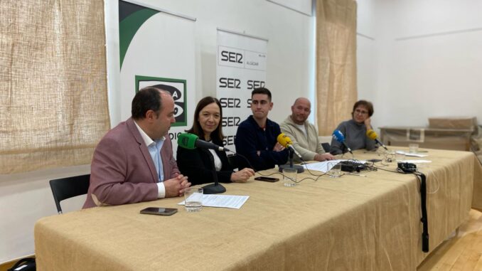 La-alcaldesa-se-une-a-Cadena-SER-Onda-Cero-y-COPE-Alcazar-para-celebrar-el-Dia-Mundial-de-la-Radio
