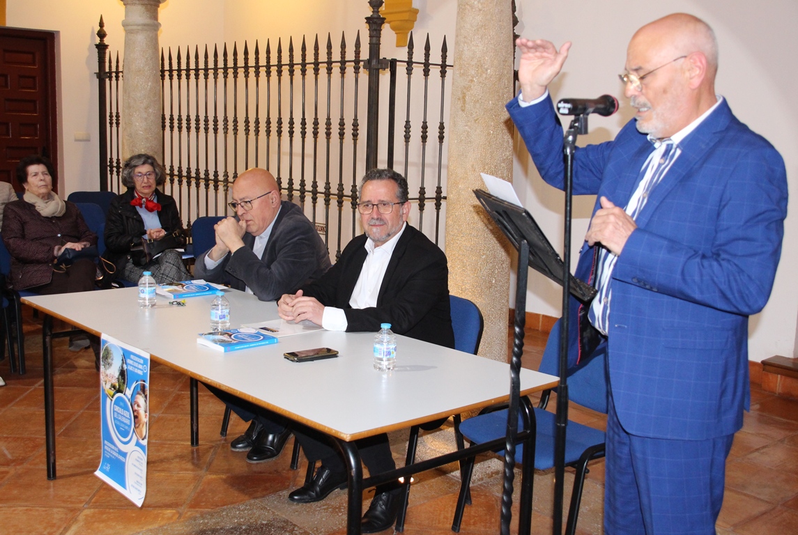 Foto Libro Luís Díaz-Cacho presentación - Libro Luís Díaz-Cacho presentación