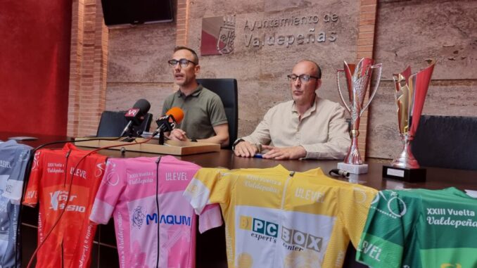 200-ciclistas-de-ocho-comunidades-participan-este-fin-de-semana-en-la-XXIII-Vuelta-Ciclista-Valdepenas
