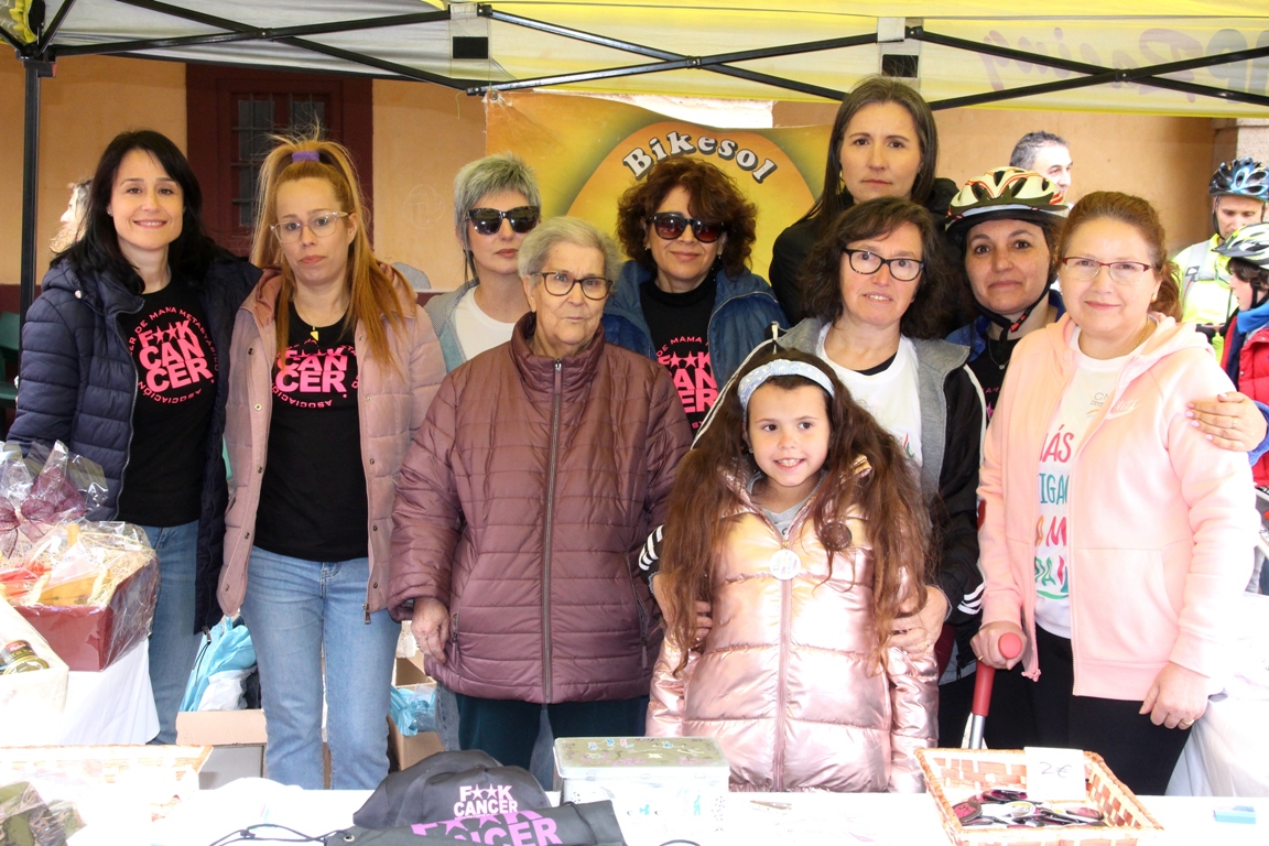 -Componentes de la ACMM durante el Día de la Bicicleta