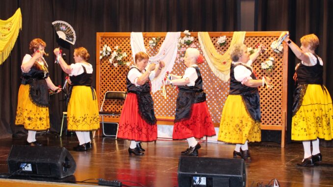 La-Asociacion-de-Mujeres-celebro-su-popular-festival-de-la-madre