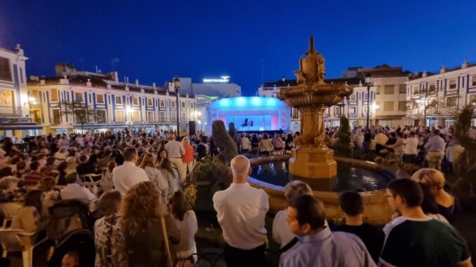 La-Carroza-del-Teatro-Real-llega-este-sabado-a-Valdepenas-de-la-mano-del-Ayuntamiento-y-Tecnobit