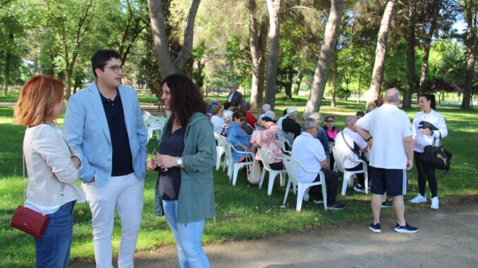 El-Centro-de-Mayores-de-Alcazar-de-San-Juan-celebra-su-fin-de-curso-realizando-actividades-en-el-Parque-Alces