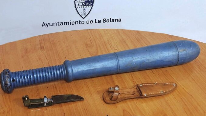 Intervienen-armas-blancas-a-un-conductor-en-estado-de-embriaguez