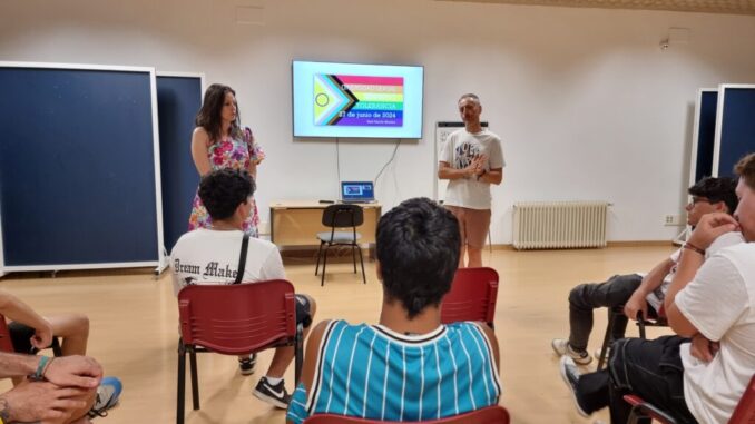 Juventud-imparte-a-jovenes-una-charla-de-diversidad-sexual-con-motivo-del-Dia-LGTBI