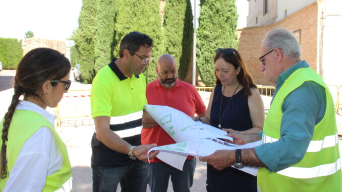 La-alcaldesa-Rosa-Melchor-visita-los-avances-en-las-obras-de-la-Plaza-de-Santa-Maria