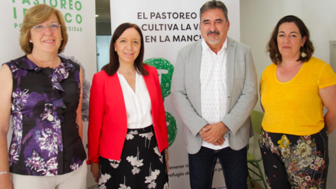 Rosa-Melchor-manifiesta-la-importancia-de-la-sostenibilidad-y-el-cuidado-de-la-ganaderia-extensiva-como-motor-de-riqueza-local