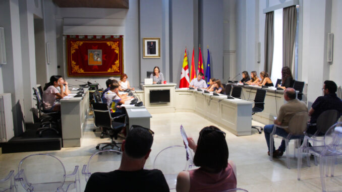 Rosa-Melchor-valora-positivamente-ampliar-el-rango-de-edad-del-Consejo-de-Infancia-y-Adolescencia-para-dar-voz-a-mas-jovenes