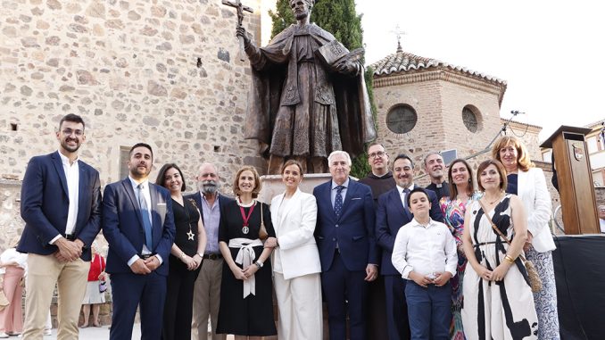 Almodovar-del-Campo-dedica-un-monumento-en-bronce-a-san-Juan-de-Avila-bajo-su-condicion-de-Doctor-de-la-Iglesia-Universal