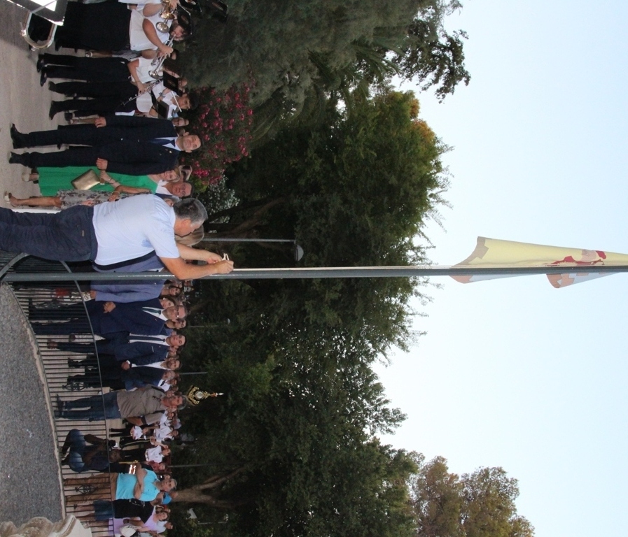 -Izada bandera-2a