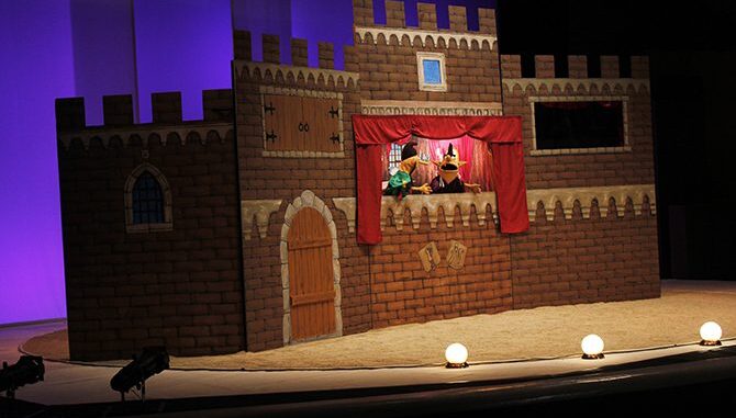 Las-marionetas-de-‘El-Castillo-de-los-Antonimos-llegan-este-jueves-a-Valdepenas
