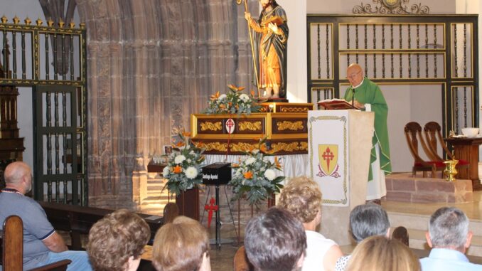 Los-mayores-participaron-en-el-primer-dia-del-triduo-a-Santiago-Apostol