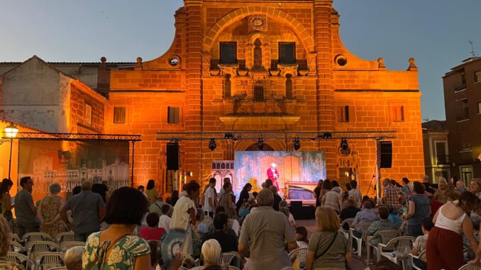 ‘Molto-Barroco-llena-el-atrio-de-la-Santisima-Trinidad-de-musica-y-comedia