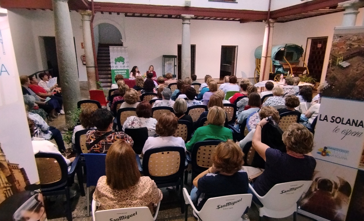 -Asamblea de Afammer en el patio del Don Diego 26-9-24