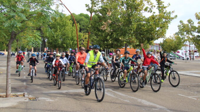 El-alumnado-de-1o-de-la-ESO-de-Alcazar-de-San-Juan-celebra-la-Semana-Europea-de-la-Movilidad-con-una-ruta-en-bicicleta