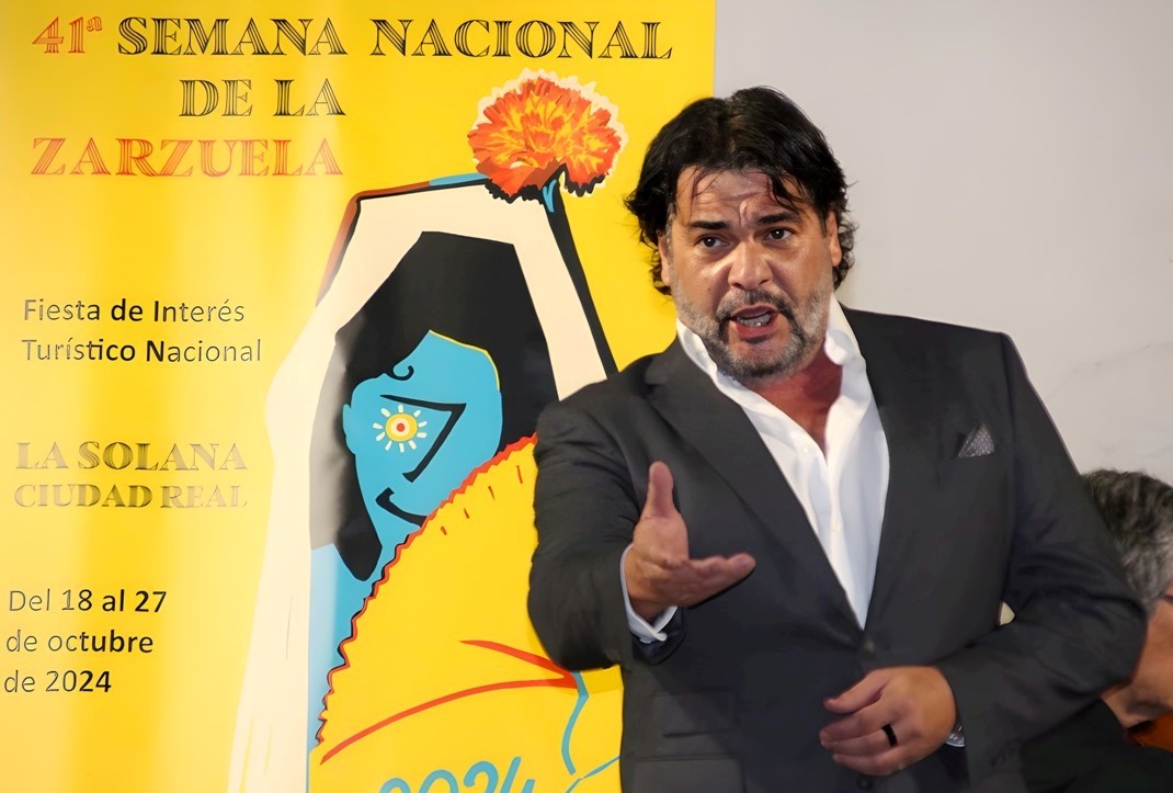-Antonio Torres interpreta Madrileña bonita La del manojo de rosas