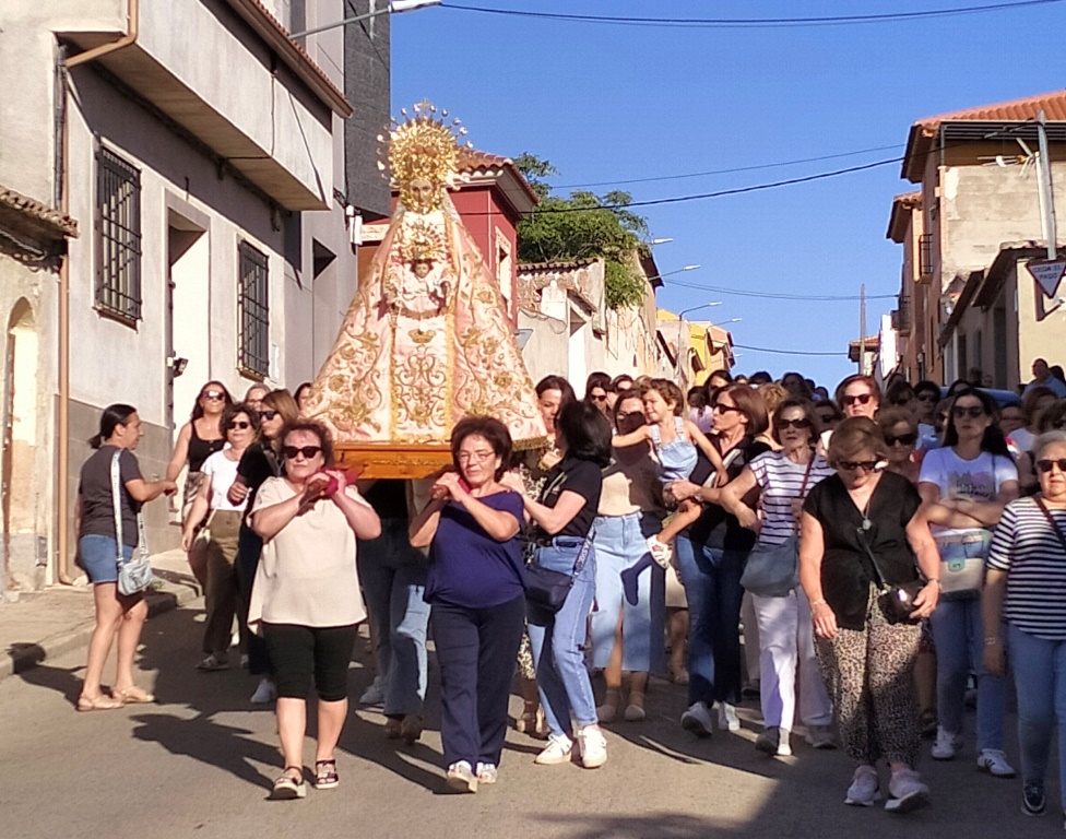 - Virgen traslado calle