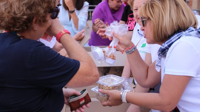 La-comida-solidaria-recauda-2.300-euros-para-la-ACMM-y-Alas-de-Papel-Toda-ayuda-es-bienvenida