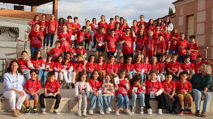 Mas-de-80-colegiales-son-premiados-por-completar-el-‘juego-lector-del-verano