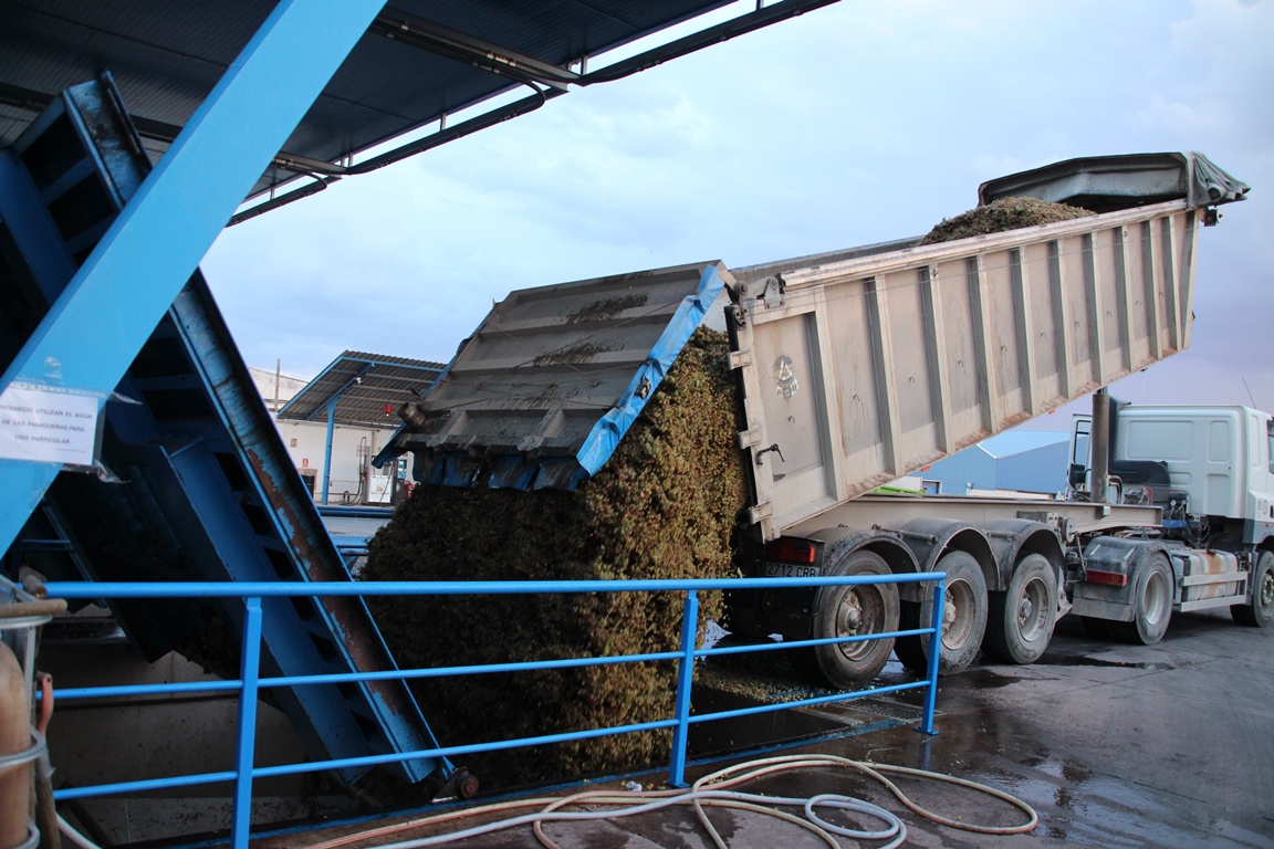 - Cooperativa descargando