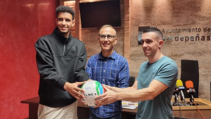 Mas-de-200-deportistas-participaran-en-la-XXXIV-Liga-Local-de-Futbol-Sala-de-Valdepenas
