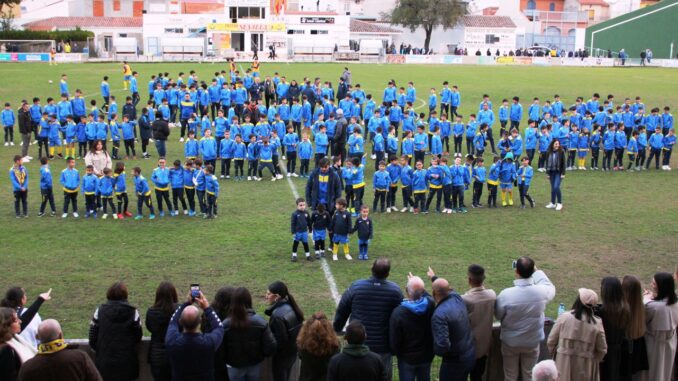 El-CF-La-Solana-presento-su-escuela-de-futbol-base-y-su-equipo-de-valores