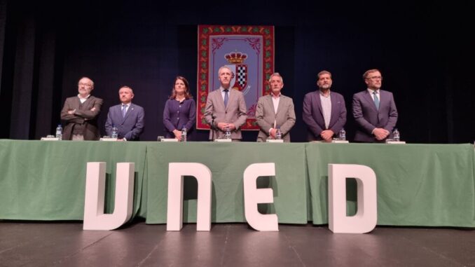 Jesus-Martin-pone-en-valor-el-compromiso-de-las-instituciones-para-mantener-la-UNED-en-Valdepenas