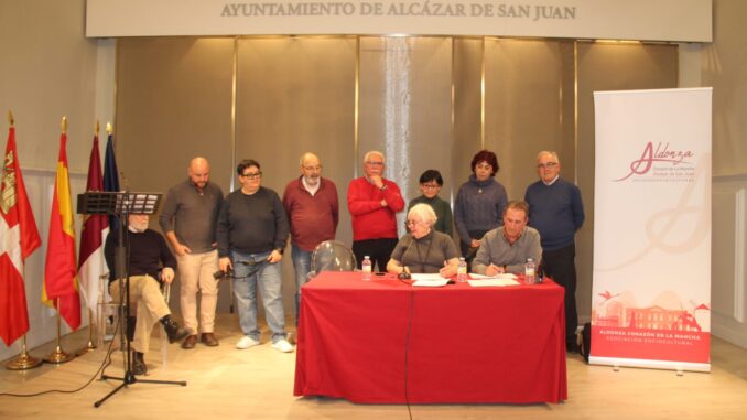 La-nueva-asociacion-‘Aldonza-Corazon-de-La-Mancha-se-da-a-conocer-ante-la-ciudadania-alcazarena-en-el-Salon-Noble