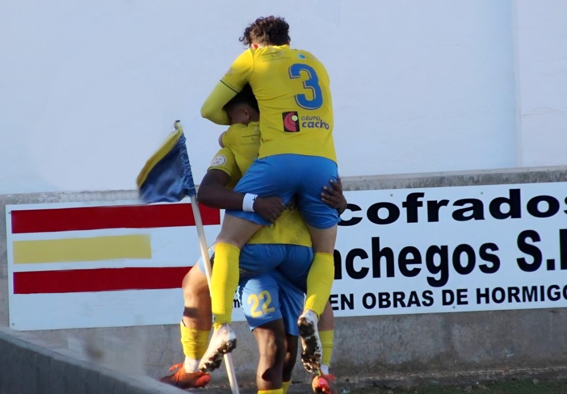 -Celebración gol Micue