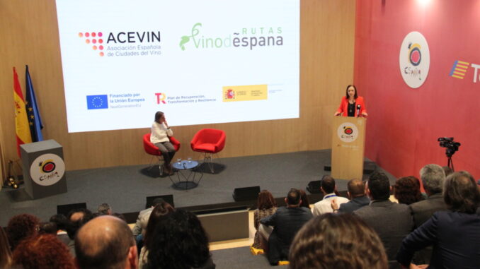 Rosa-Melchor-y-ACEVIN-presentan-en-FITUR-la-nueva-campana-‘Tu-Cambio-de-Aires-para-la-promocion-de-las-Rutas-del-Vino-de-Espana