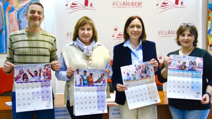 Afanion-presenta-su-calendario-solidario-‘30-anazos-de-ilusion-en-el-Ayuntamiento-de-Alcazar-de-San-Juan