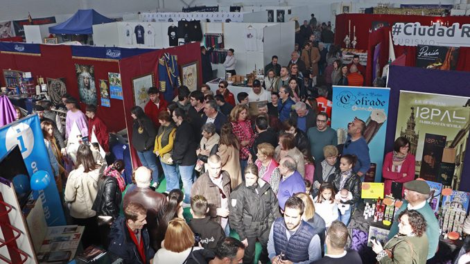 Almodovar-del-Campo-rubrica-el-interes-social-que-despierta-la-Feria-Cofrade-Arte-Sacro